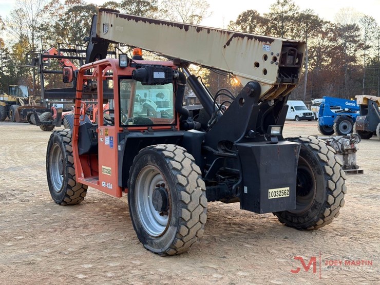 2015-jlg-g6-42a-image-3