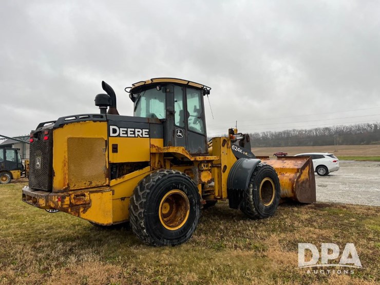 2017-deere-624k-image-9