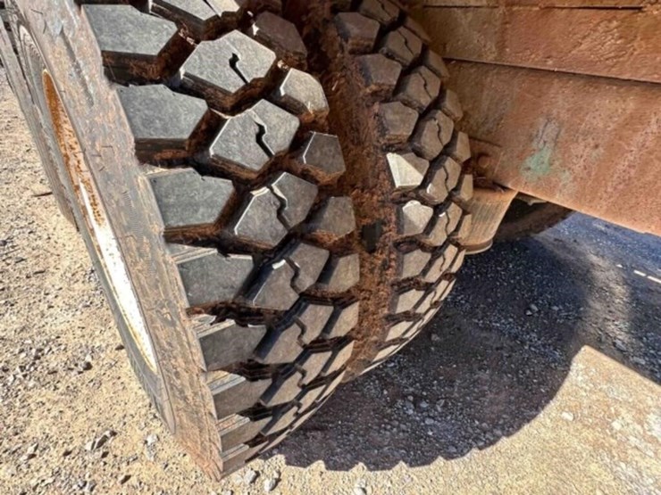 1996-freightliner-bobtail-water-truck-image-32