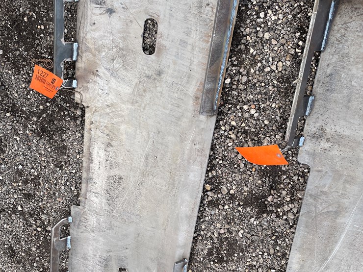 #1227-•-skidsteer-adapter-plates-image-1