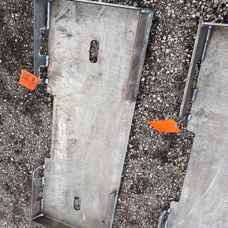 #1227 • Skidsteer Adapter Plates