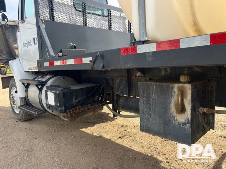 1993-white-gmc-liquid-truck-(dr8592-unit-129952)-image-62