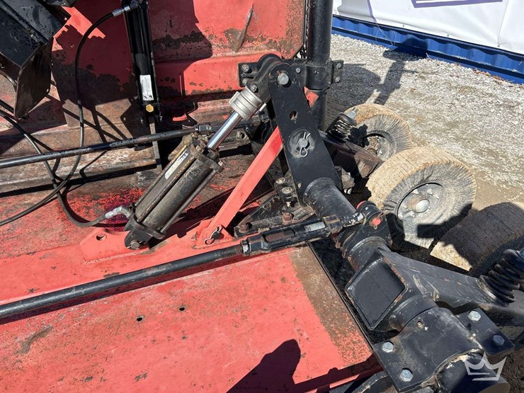 2010-new-holland-td5050-image-27