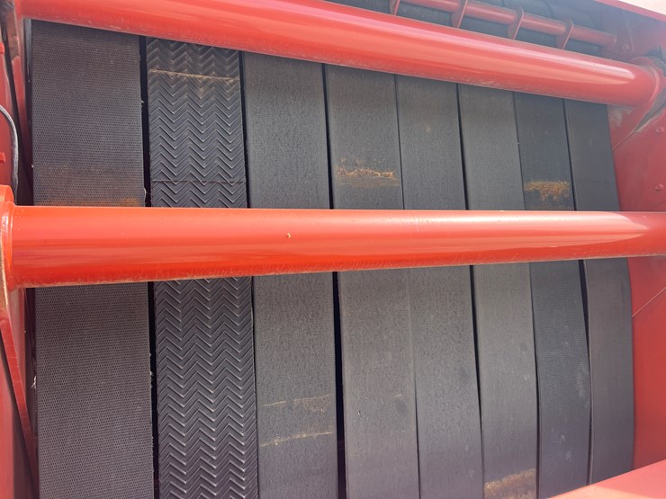 hesston-856a-image-4