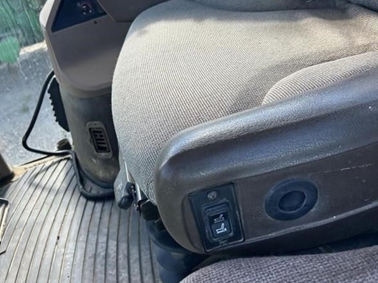 john-deere-8220t-image-47