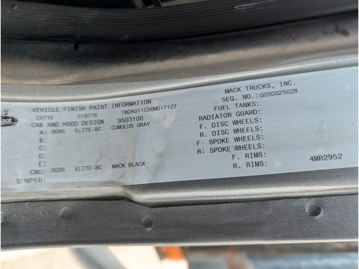 2006-mack-cv713-flatbed-image-26