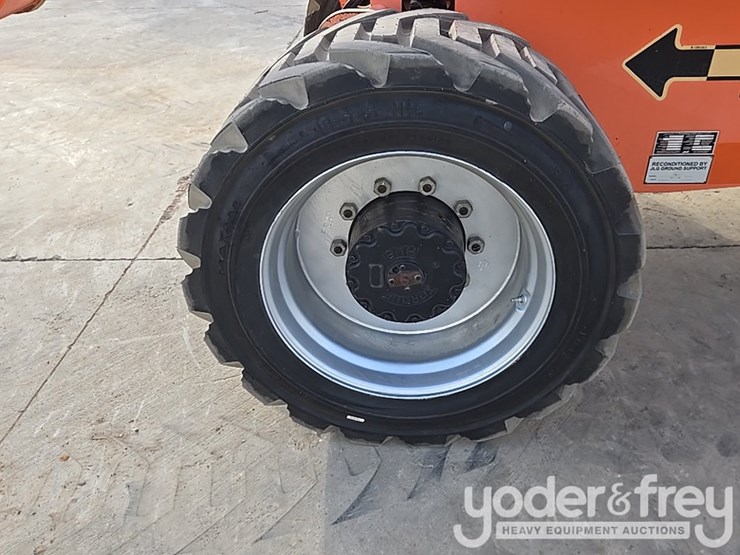 2014-jlg-800aj-image-44