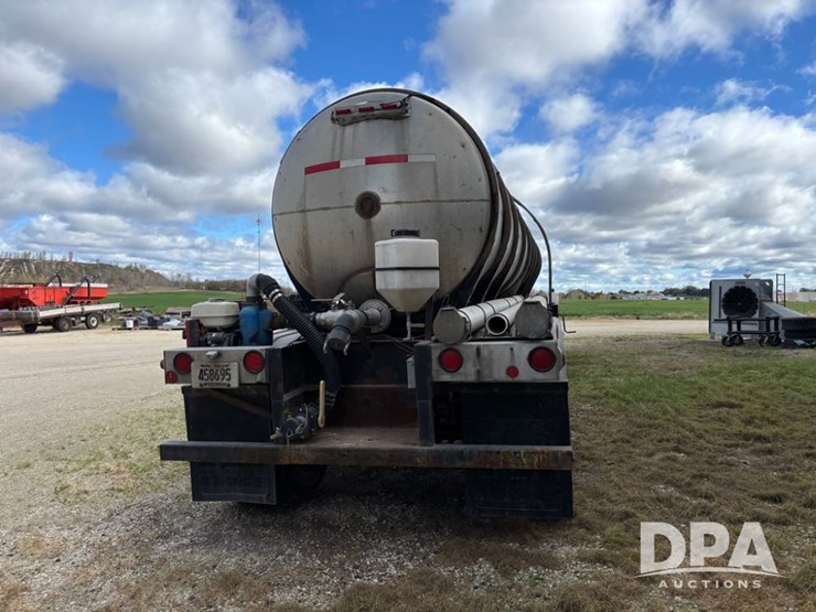 1974-heil-trailer-image-13