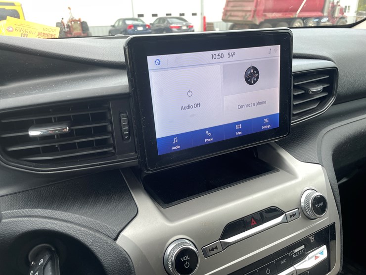 2021-ford-explorer-image-29