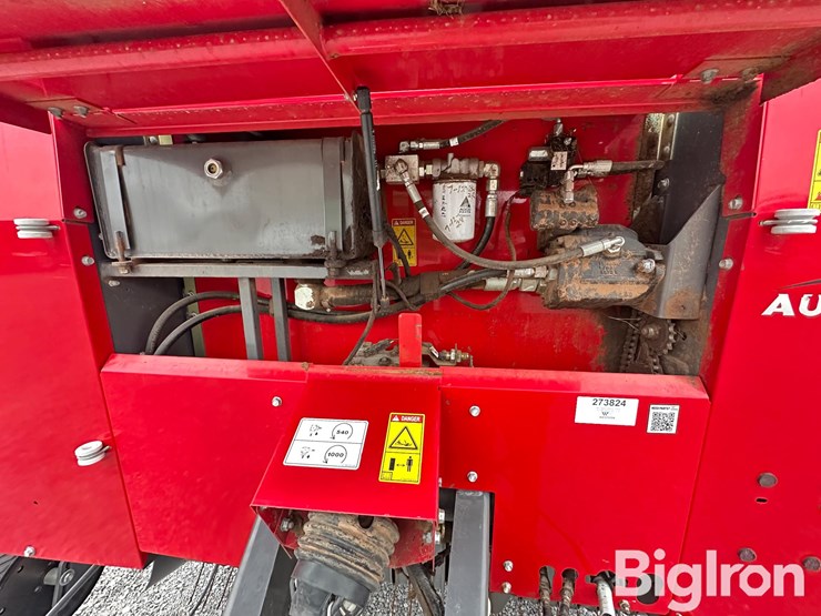 2015-massey-ferguson-2946a-image-11