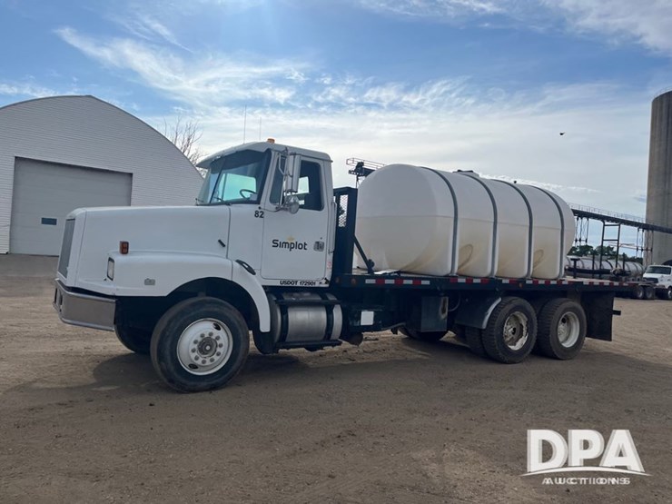 1993-white-gmc-liquid-truck-(dr8592-unit-129952)-image-21