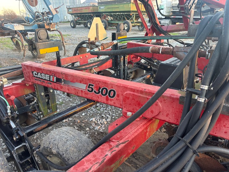 case-ih-5300-image-3