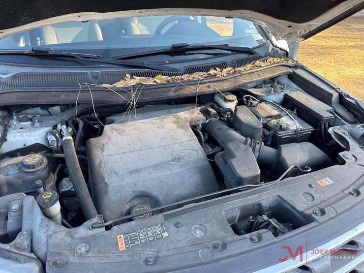 2016-ford-explorer-image-9