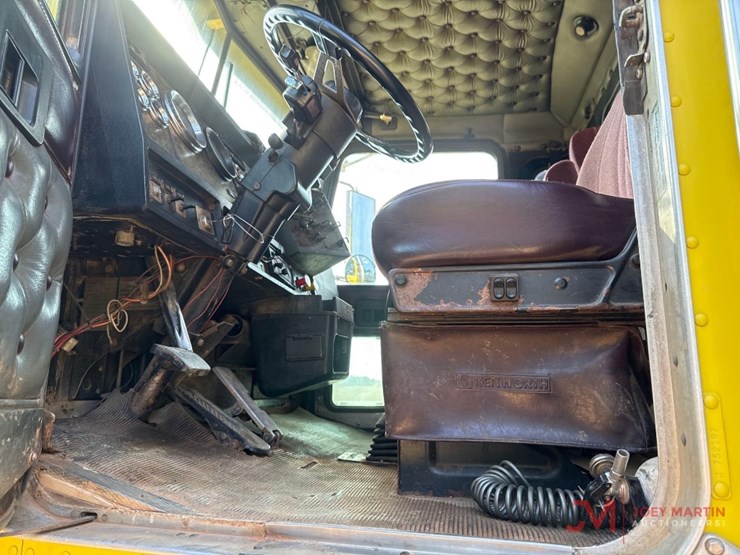 1997-kenworth-day-cab-truck-tractor-image-18