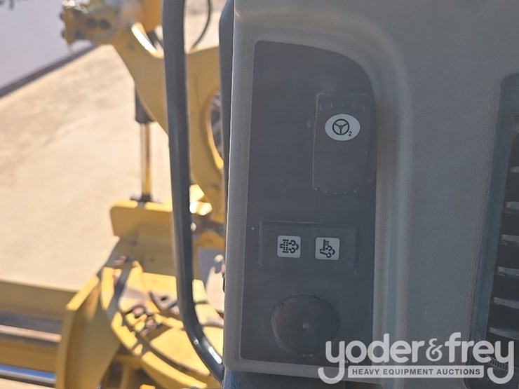 2016-caterpillar-120m2-image-238