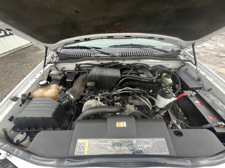 2003-ford-explorer-xlt-image-12