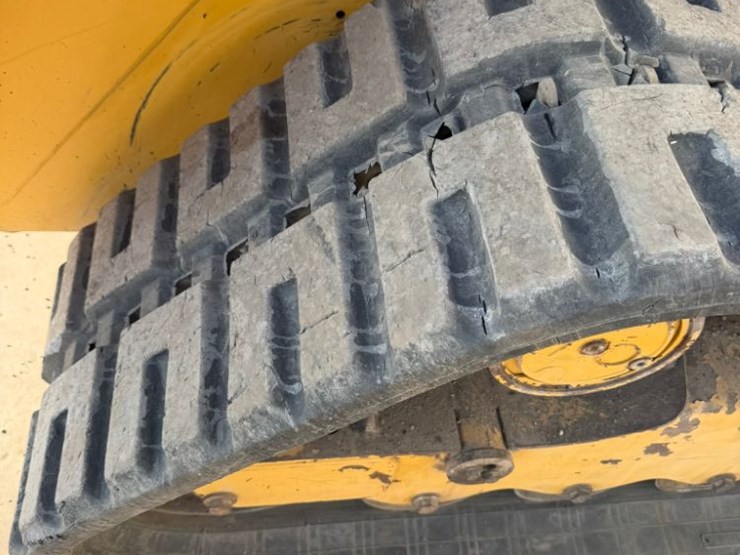 2022-caterpillar-279d3-image-42