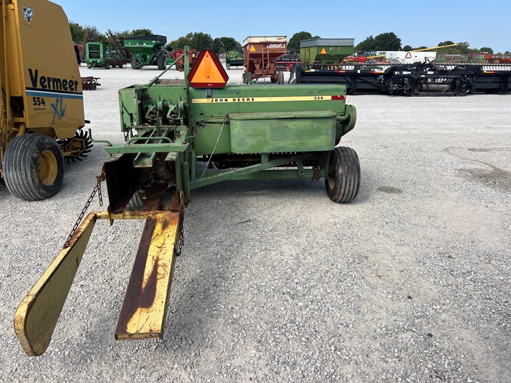 john-deere-336-image-5