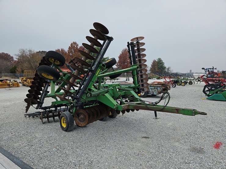 1990-john-deere-630-image-1