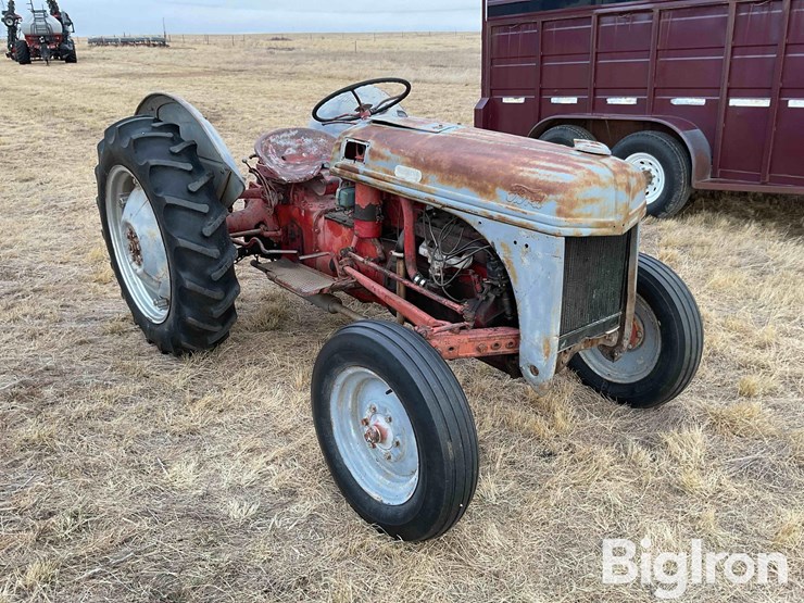 1950-ford-8n-image-3