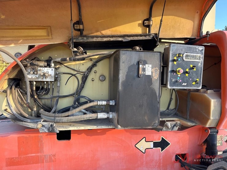 2007-jlg-800s-image-18