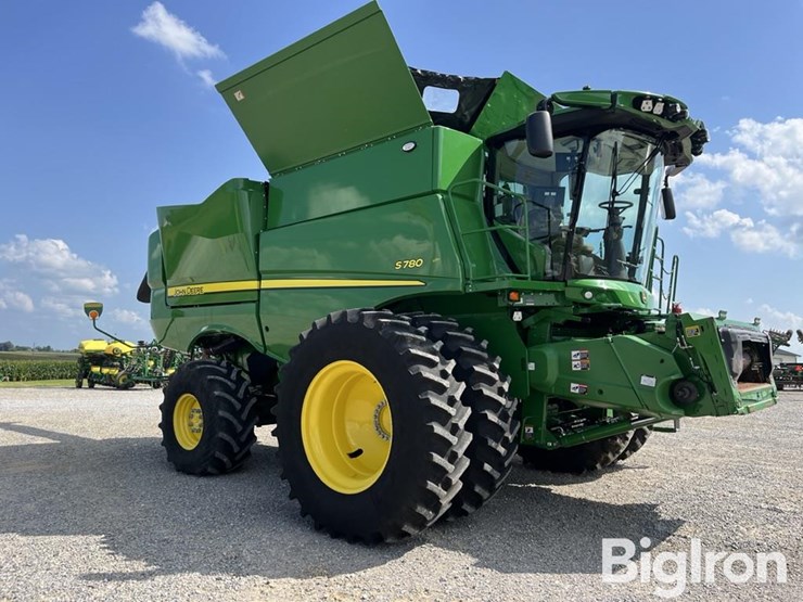 2024-john-deere-s780-image-3