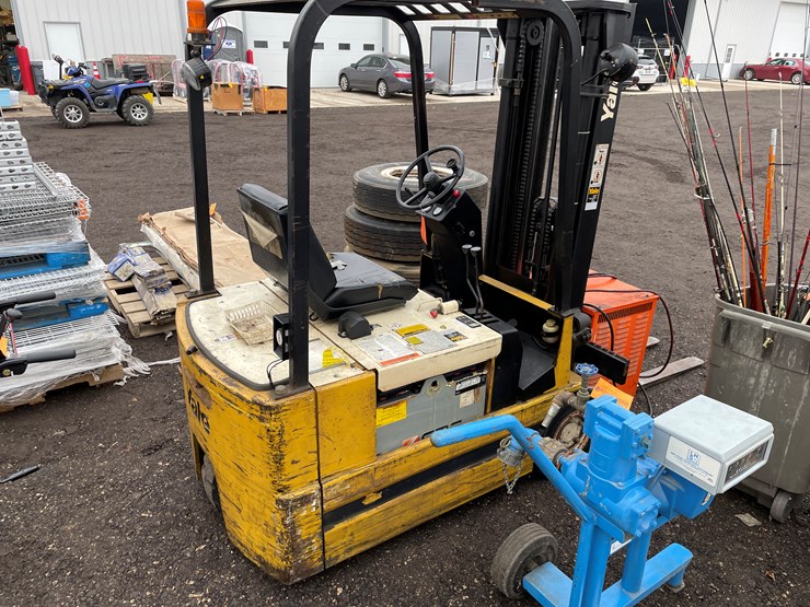 #1094-•-yale-3,000lbs-electric-forklift-image-10