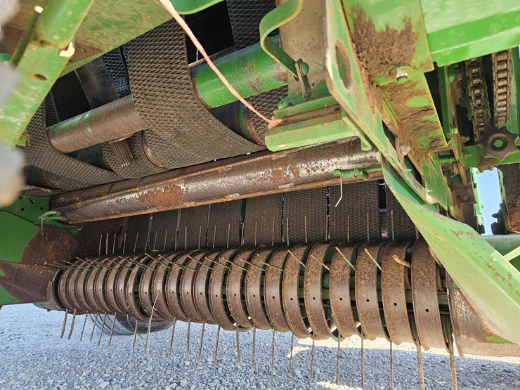 2001-john-deere-567-image-5