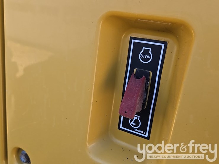 2016-caterpillar-120m2-image-169