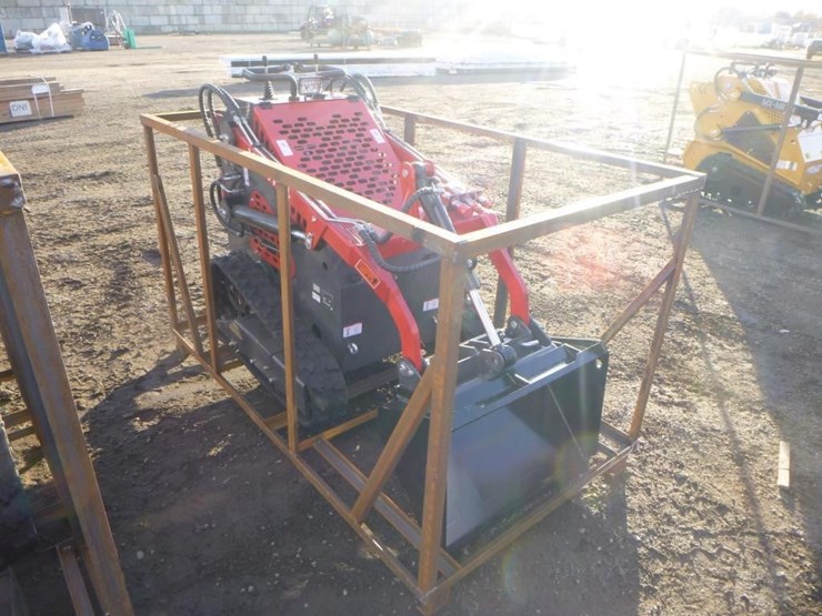 2025-agt-ysrt14-skid-steer-track-loader-image-2