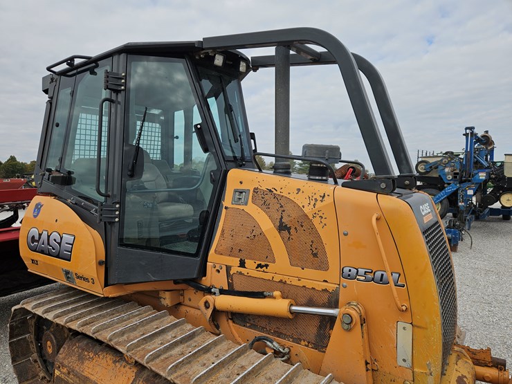 2012-case-850l-xlt-image-6