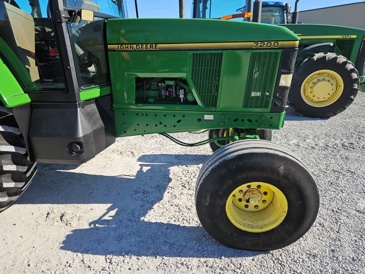 1996-john-deere-7200-image-17