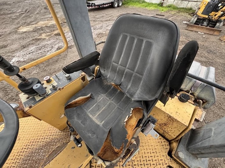 caterpillar-cb-434c-image-22