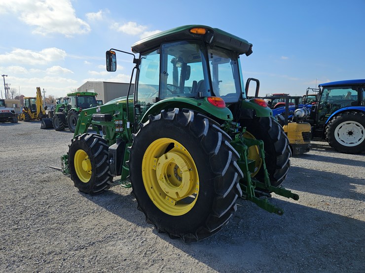2016-john-deere-6105e-image-14