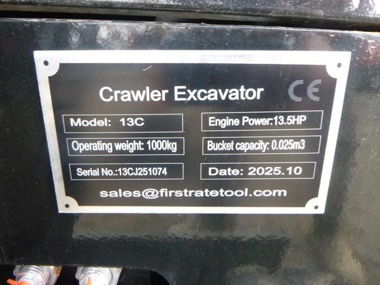 2025-vicsec-vc13c-hydraulic-excavator-image-28