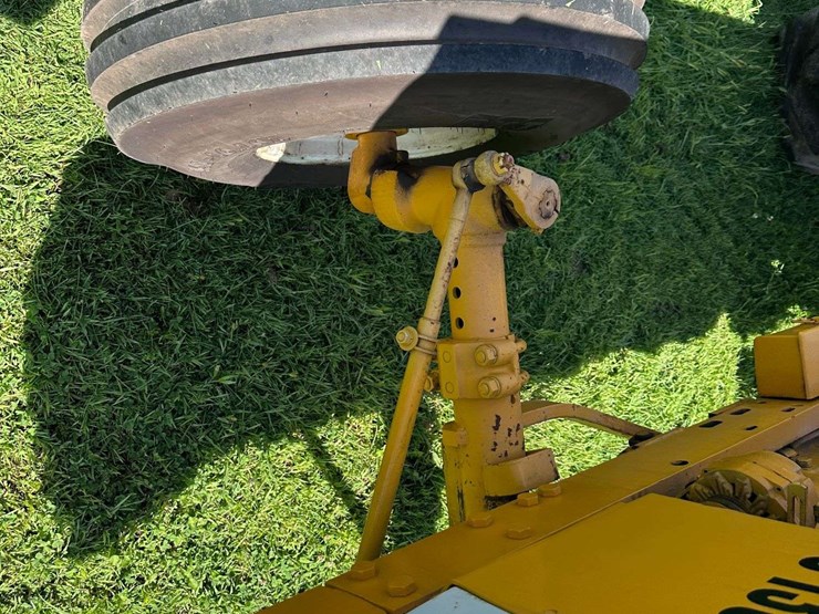 minneapolis-moline-g1355-image-58