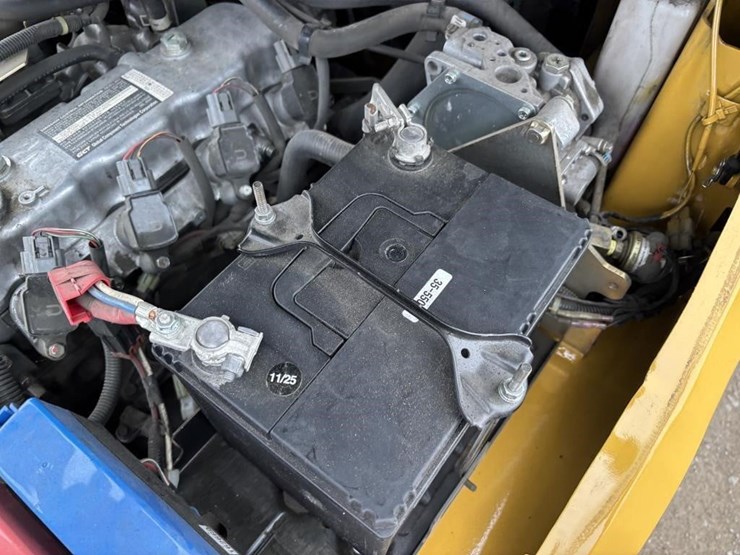 2021-caterpillar-gp30n-image-32