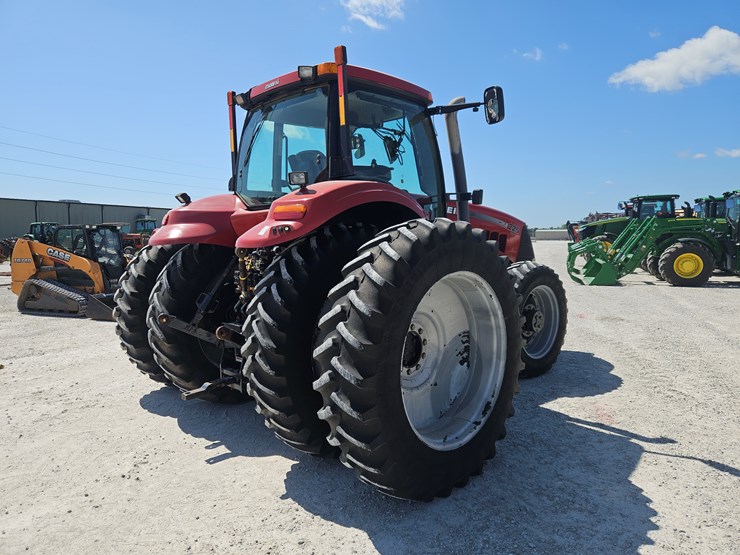 2011-case-ih-magnum-225-image-17