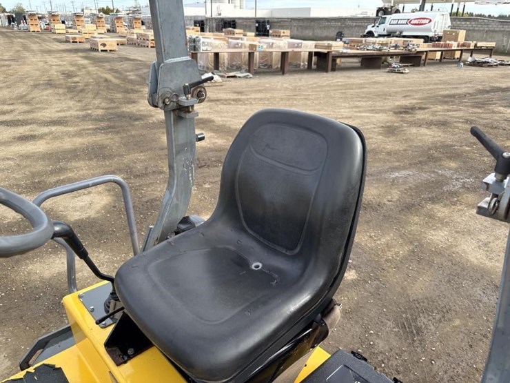 2015-dynapac-cc1200-image-18