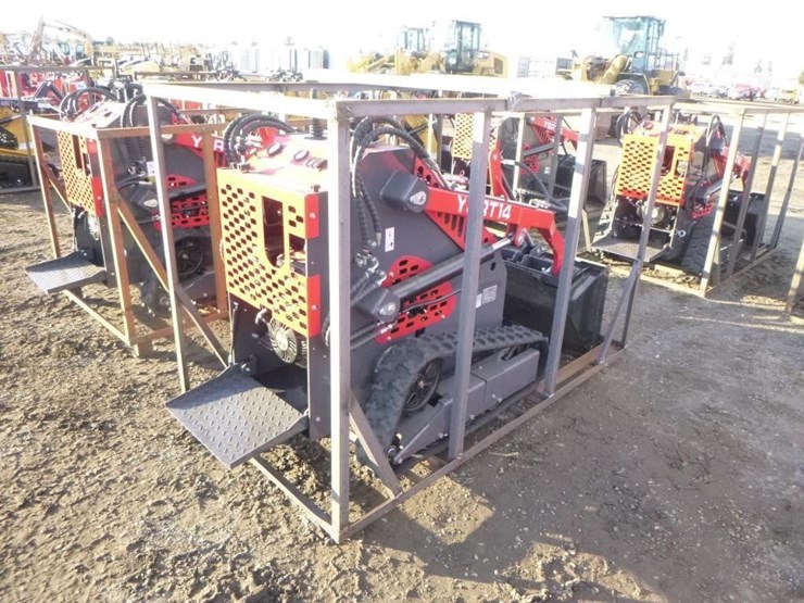 2025-agt-ysrt14-skid-steer-track-loader-image-3