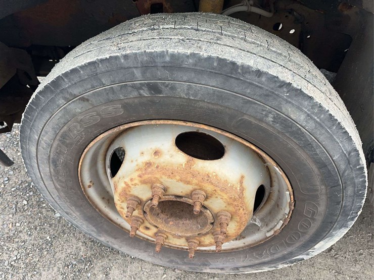 2003-ford-f550-image-9