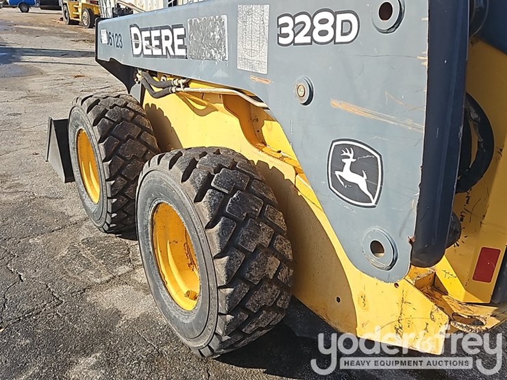 2012-deere-328d-image-14