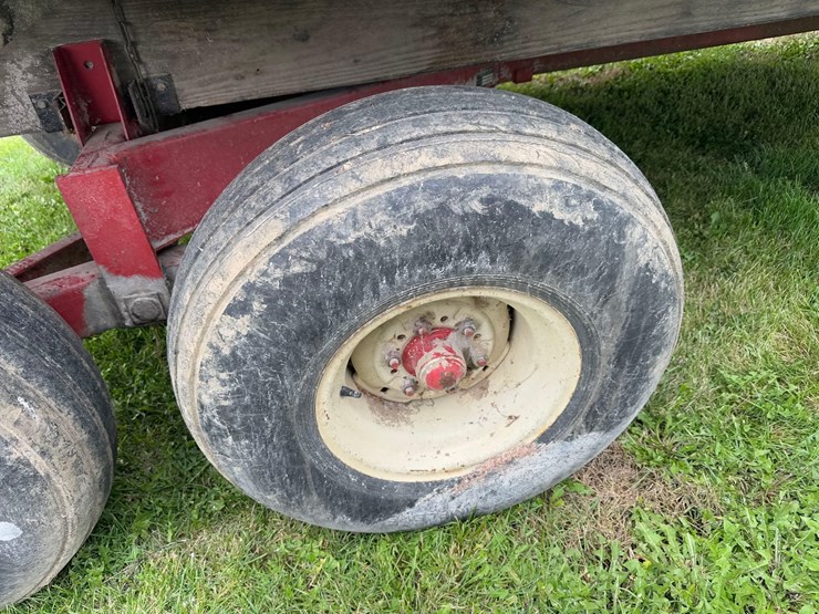 15’-h&s-tandem-forage-wagon-image-9