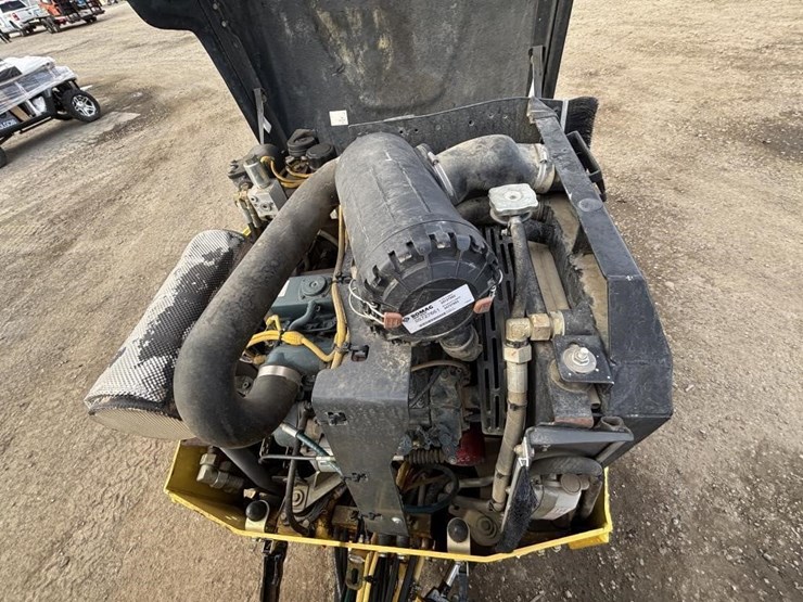 2017-bomag-bw120-image-24