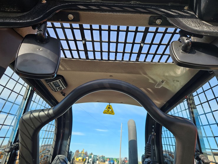 2012-case-sv250-image-8