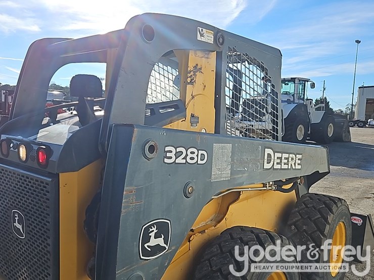 2012-deere-328d-image-18