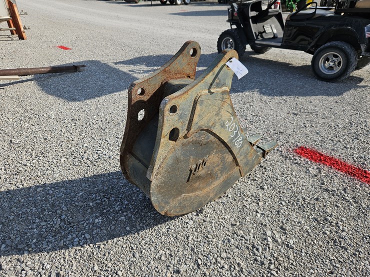 #203780-•-john-deere-backhoe-bucket-image-4