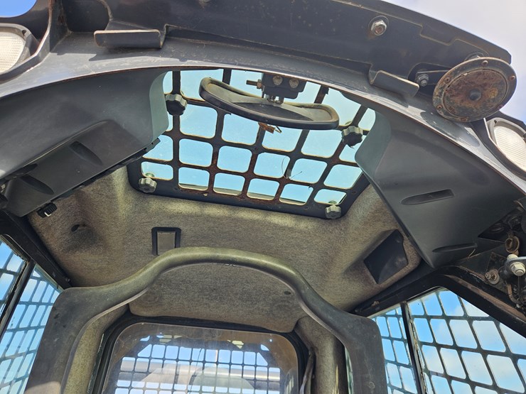 2010-deere-333d-image-8