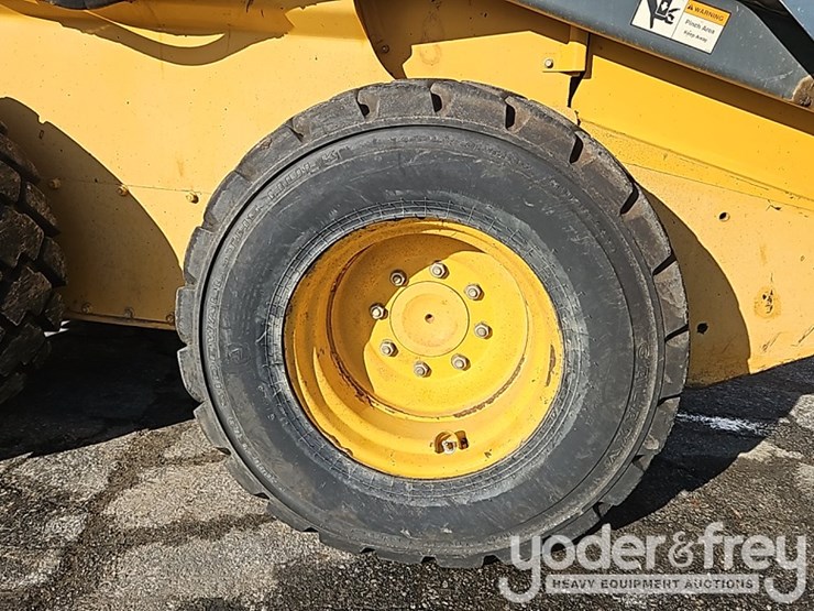 2012-deere-328d-image-8