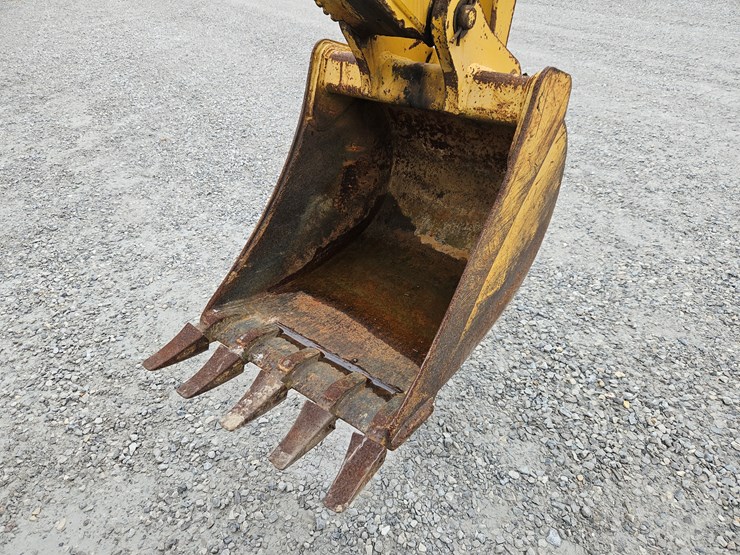 2004-deere-310g-image-19